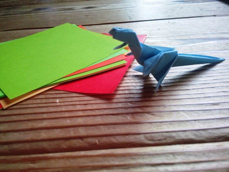 折り紙 子ども 恐竜 簡単 折り紙で作る恐竜は男の子に大人気！オリジナル恐竜を作り出そう