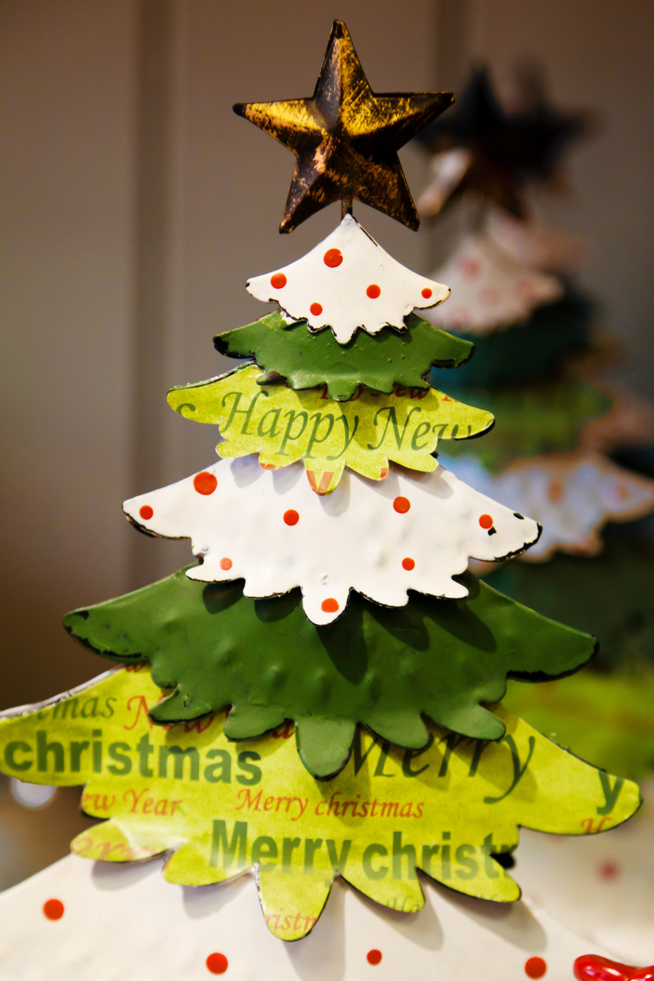 型紙を使ってクリスマスツリーを画用紙で手作りしよう 何でも簡単手作り 手作り Com